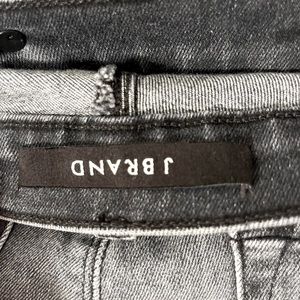 J Brand Super Skinny Jeans. Size 32 Mid Rise.
